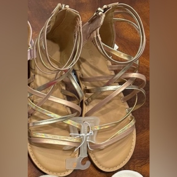 NWT Cat & Jack Strappy Rose Gold Sandals Little Girl size 2 - Picture 2 of 3